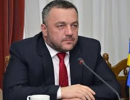 МИНА ЗАМЕДЛЕННОГО ДЕЙСТВИЯ ПОД ГЛАВНЫМ КРЕСЛОМ НА РЕЗНИЦКОЙ: МАХНИЦКИЙ УВОЛЕН С НАРУШЕНИЕМ ЗАКОНА?