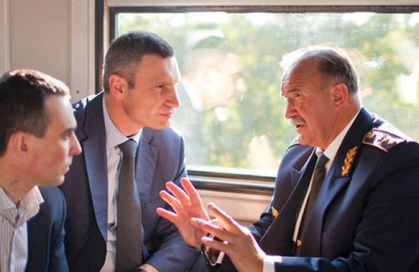 “Люди Януковича” пытаются взять контроль над транспортной сферой Украины