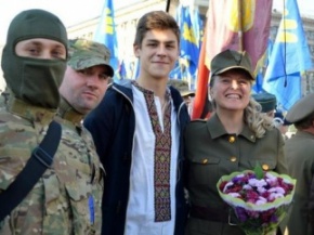 Сына Олега Тягнибока заметили с участниками массовых акций под Радой