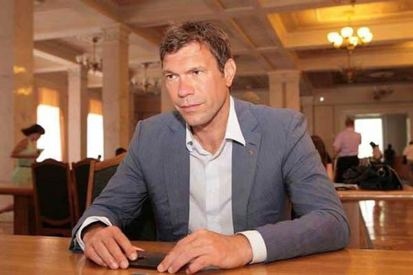 Царев принимал участие в коррупционной схеме с бумагой для учебников, – Квит