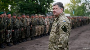 После отъезда Президента у солдат забрали новую форму