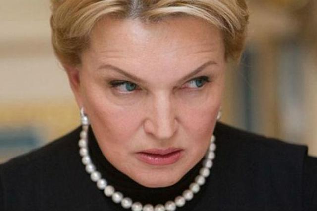 Скандалы Богатыревой: вакцины, шопинг, деньги для больных