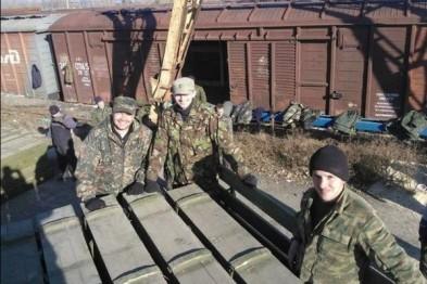 В Донецк снаряды завозят уже вагонами. Фотофакт