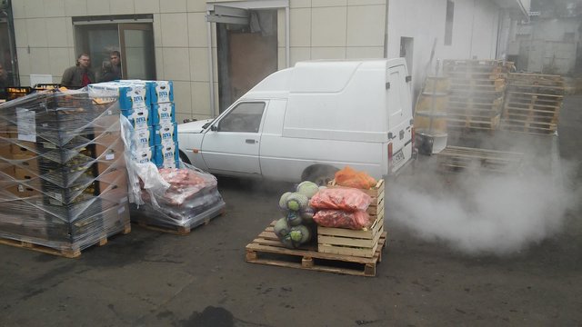 Billa на Дарнице продает овощи, обработанные выхлопными газами. ФОТОФАКТ