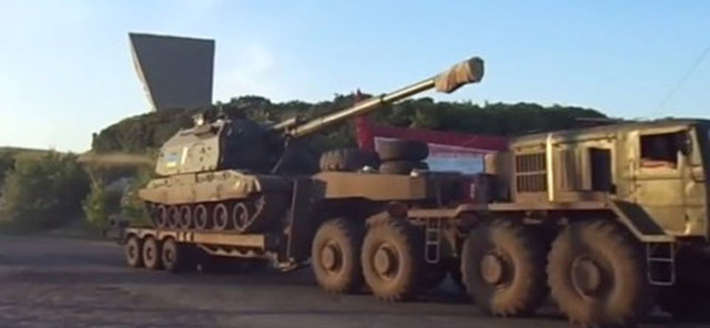 Ахметов “подарил” Донецку несколько тягачей с гаубицами