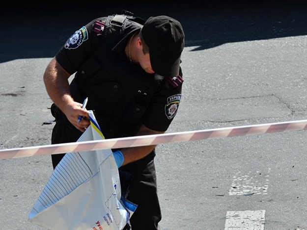 Страшная история в Киеве: мужчина выбросился из окна, перед этим убив жену