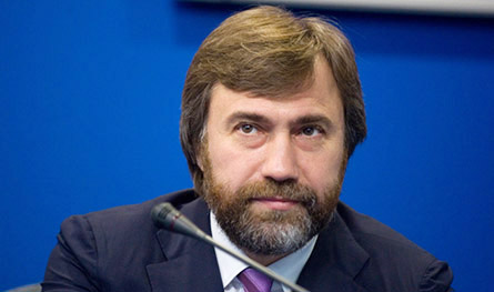 В предверии суда с “байкерами Путина”, Вадима Новинского в Севастополе заклеймили “пособником карателей”