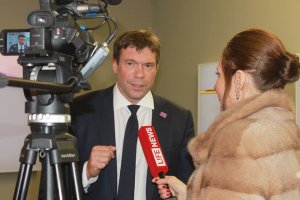 Царев хочет привлечь Азарова к построению "Новороссии"