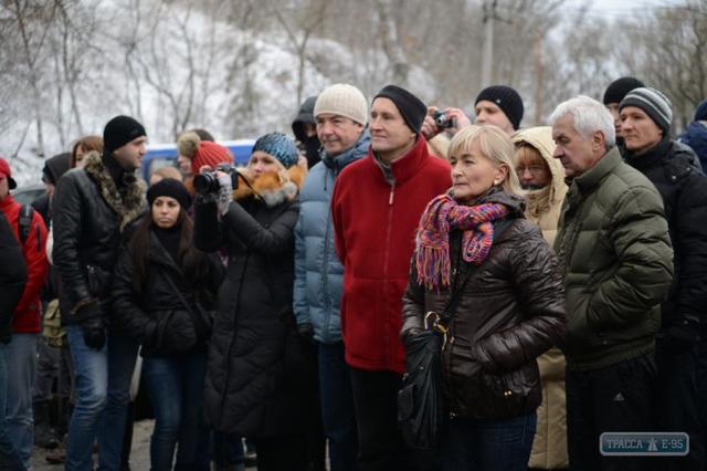 Владелец дельфинария «Немо» после небольшой потасовки убежал от общественников (ФОТО)
