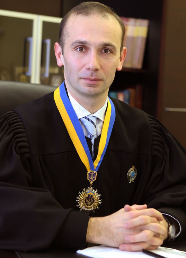 Суд признал экс-главу Высшего хозсуда Артура Емельянова причастным к коррупции