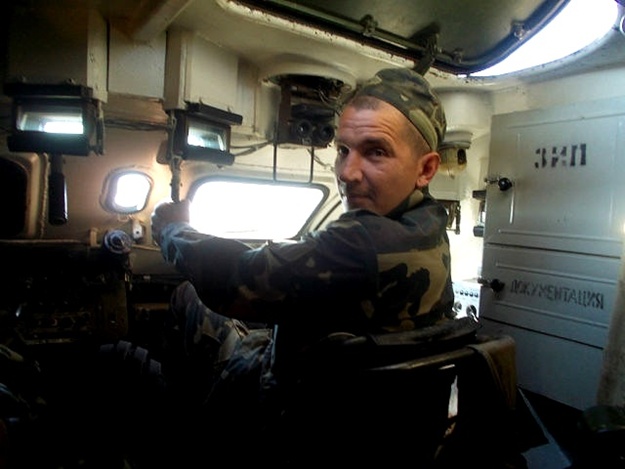 В аэропорт Харьков прибывает группа российских военных