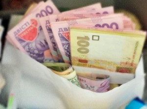 Учителям и врачам готовят урезание зарплат