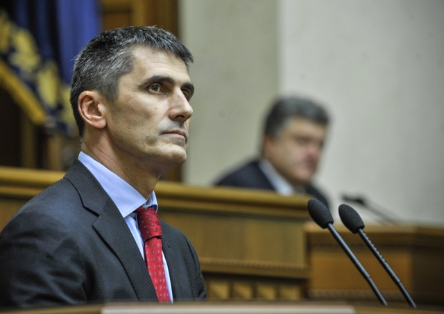 Под Генпрокуратурой оставили сожженное авто с предупреждением Яреме — СМИ