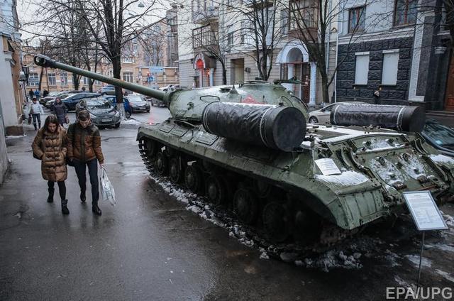 В центр оккупированного боевиками Донецка свозят детей — журналист