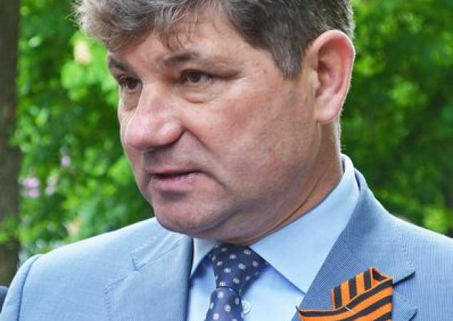 Луганский сепаратист Кравченко покупает недвижимость в Днепропетровске и оформляет пенсию в Киеве