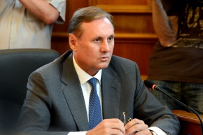 Александр Ефремов в ноябре успел обобрать Раду на миллион