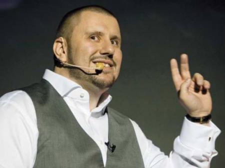 Семья экс-министра Клименко торгует «нажитым непосильным трудом», а потом жалуется на «рейдеров»