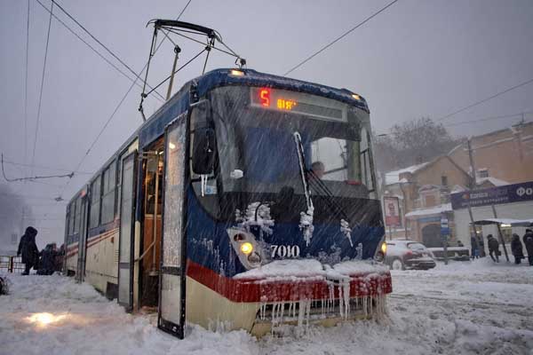 Одесса в снегу, а губернатор в Женеве