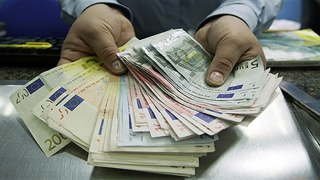 На Киевщине кассир банка на махинациях с валютой «заработала» 7,5 млн гривен