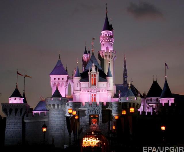 В парижском Диснейленде туристка угрожала себя взорвать