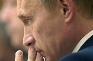 Путина может уничтожить собственная армия. Денег то нету….