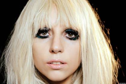 Сотни тысяч французов с Леди Гагой запели «Путин ху*ло!