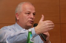 Екс-глава НБУ став представником Порошенка у Раді