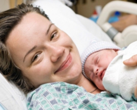 500 доларів жінки платять за пологи у столиці