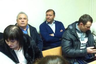 Тепле вітання Єфремова та Добкіна в суді