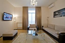 У скандальній будівлі біля ВР виявили квартири Януковича, Іванющенка та інших