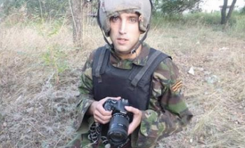 Пленный солдат ВСУ отшил “журналюгу” (Видео)