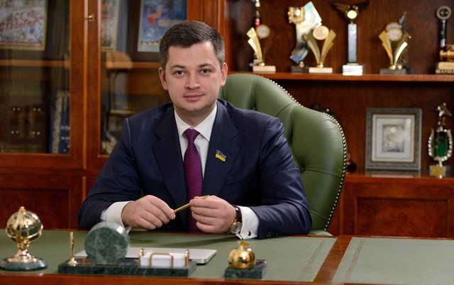 Луганские регионалы-сторонники ЛНР переносят свои предприятия в Россию