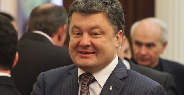 Кто и зачем получил в администрации Порошенка дипломатический статус