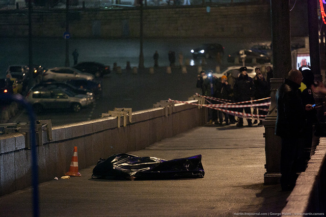Расшифровано новое видео с места убийства Бориса Немцова: киллеров было двое