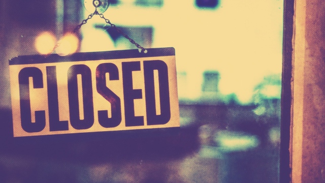 Бизнес закрывается: Куда уходят компании из Украины