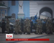 Стало відомо, ким були люди у камуфляжі, які допомагали штурмувати "Укртранснафту"