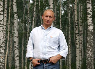 Дачу Путина переписали на друга