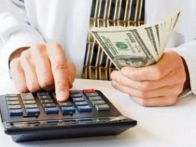 От Нацбанка ждут удешевления доллара сразу на гривну