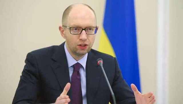 Яценюк запропонував підвищити зарплатню працівникам МВС