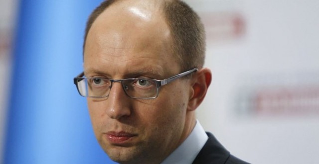 Журналисты высмеяли обещания Яценюка и Пивоварского прямо на заседании Кабмина