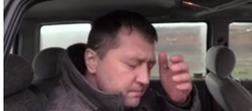 Волонтёр, вернувшись из плена «ДНР», плачет и теряет сознание (+видео)