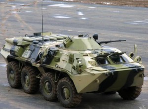 В Луганске БТР замаскировали под сарай