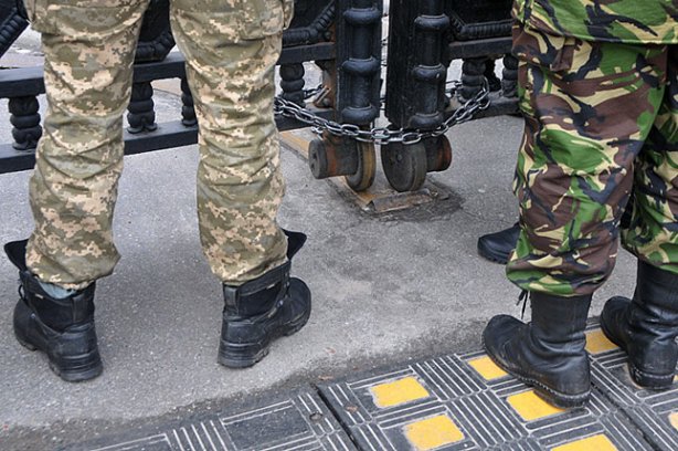 Дрес-код чи дискримінація?