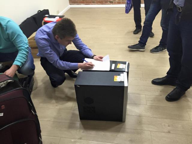 Фонд Ходорковского «Открытая Россия» обыскивают и изымают технику