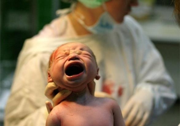 Киевский роддом № 3 отказался принимать роженицу без денег