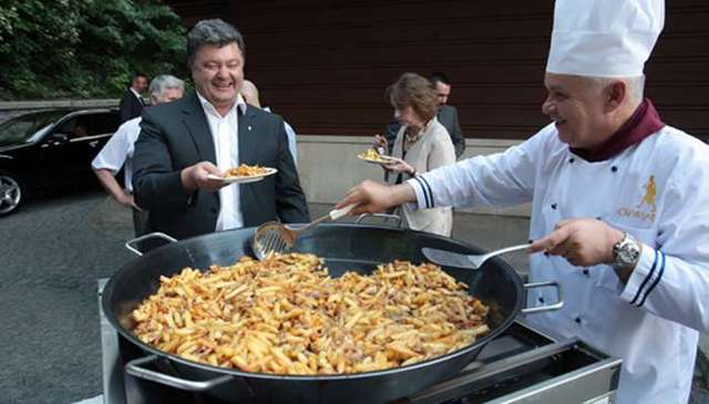 Як Кисельов Порошенка і Бузину смаженою картоплею годував