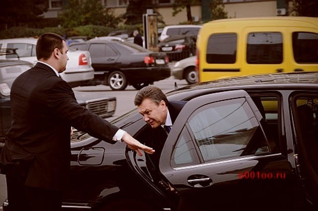 Кортеж Януковича під час втечі обстріляла його ж охорона, – Гелетей