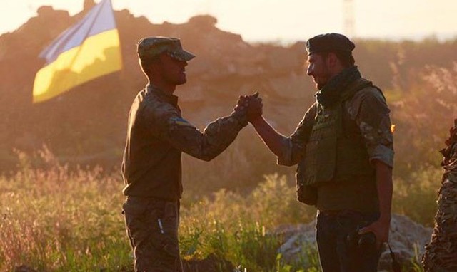 «ВАТНИКИ» ПОЖЕРТВОВАЛИ УКРАИНСКОЙ АРМИИ $300 ТЫСЯЧ, ДУМАЯ, ЧТО ПОМОГАЮТ «ОПОЛЧЕНЦАМ»