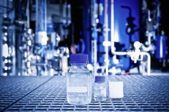 Немцы начали выпускать автомобильное топливо из воздуха и воды