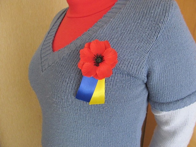 В Мариуполе едва не избили детей за маки на груди